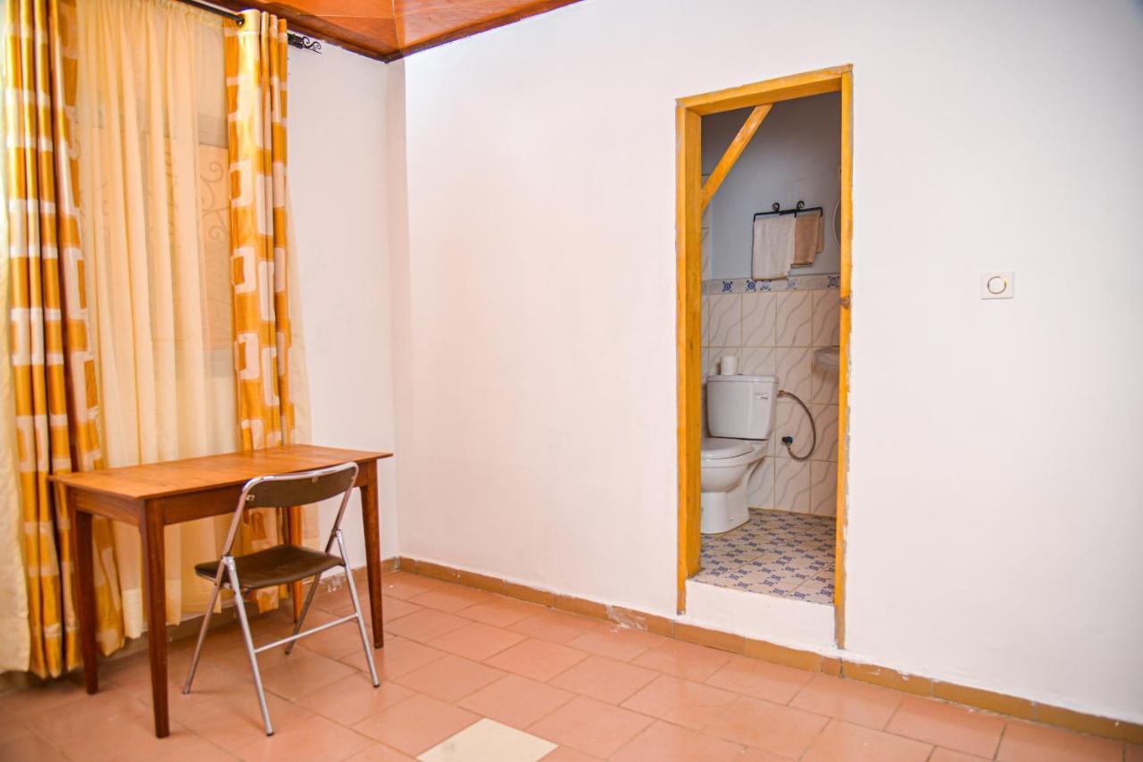 Yaoundé Appartement Meuble 2 Chambres Avec Salle De Bain - 1 Salon - 1E Cuisine - La Concorde - Quartier Nkomkana מראה חיצוני תמונה
